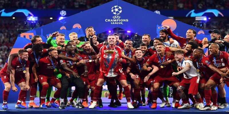 “The Kop” ăn mừng chức vô địch UEFA Champions League 2018/19